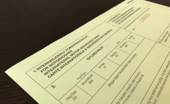 Såkalt Grønt kort er et internasjonalt forsikringsbevis som gjelder for tre måneder av gangen. Det viser at du har ansvarsforsikring på bilen din. (Foto: If)